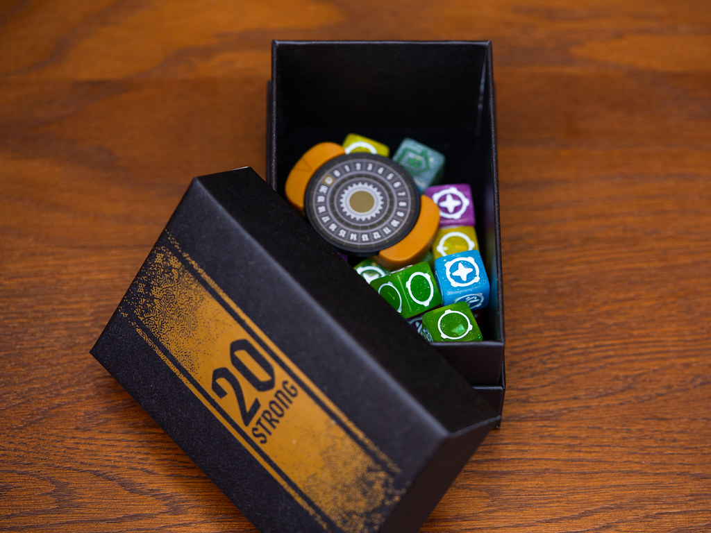 20 Strong boardgame juego de mesa